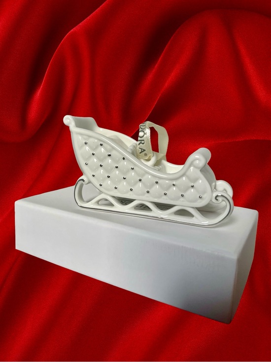 NEW Pandora 2014 Limited Edition Unforgettable Moments Porcelain Sleigh Ornament main image 14